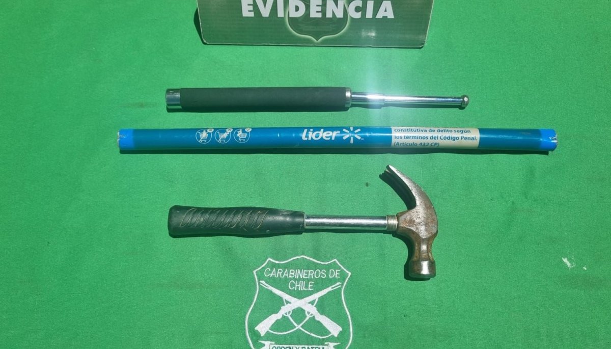 Cuatro personas arrestadas tras violenta pelea entre vendedores ambulantes y guardias del Espacio Urbano de Viña del Mar, que también provocó la destrucción de un ventanal.