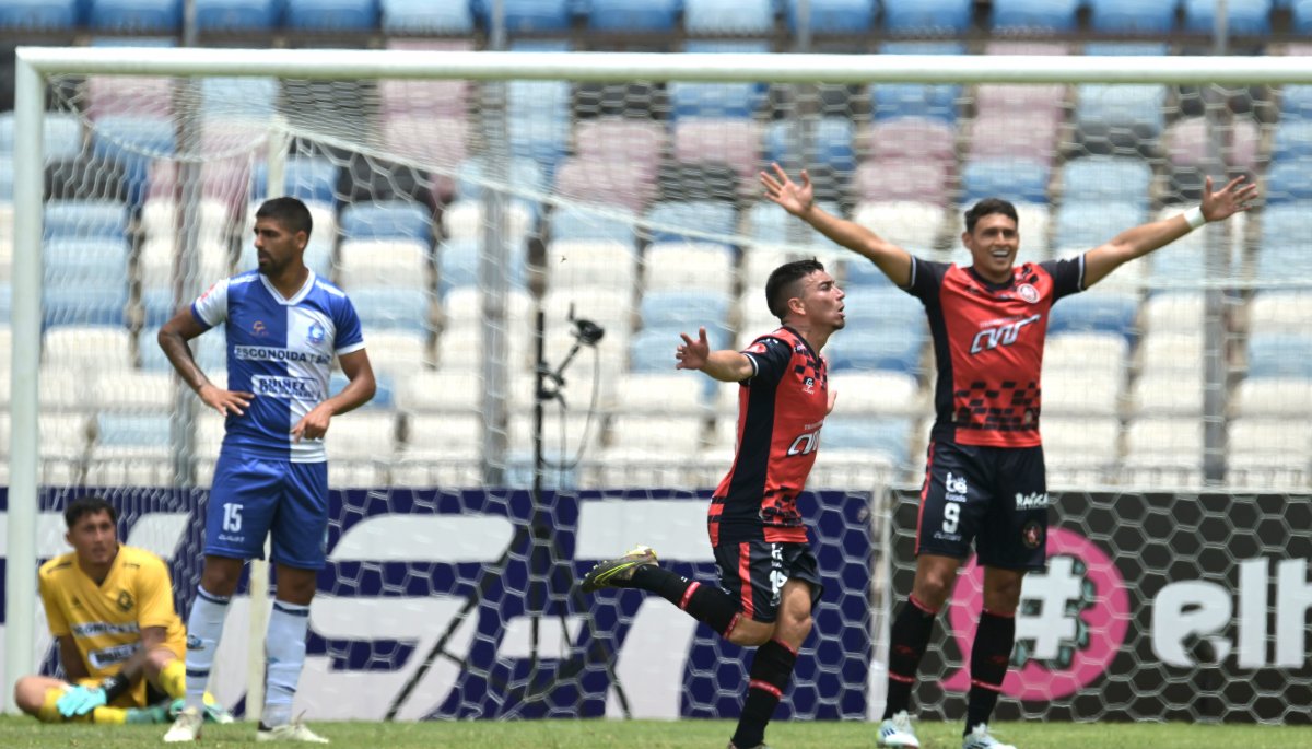Deportes Limache mantiene el sueño de ascender a Primera División tras vencer a Antofagasta.