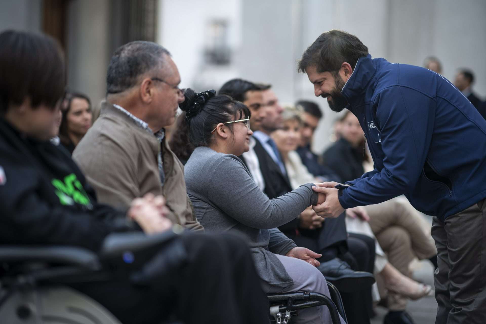 Atención prioritaria, ventajas y descuentos para quienes muestren su credencial de persona cuidadora.