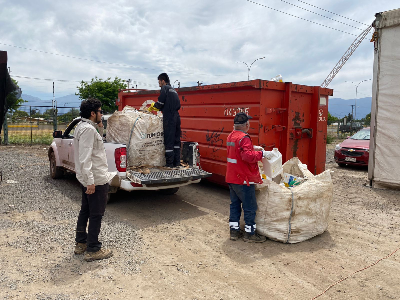En el primer Punto Móvil de CampoLimpio en Rancagua se recolectaron más de 3.600 envases agrícolas vacíos.