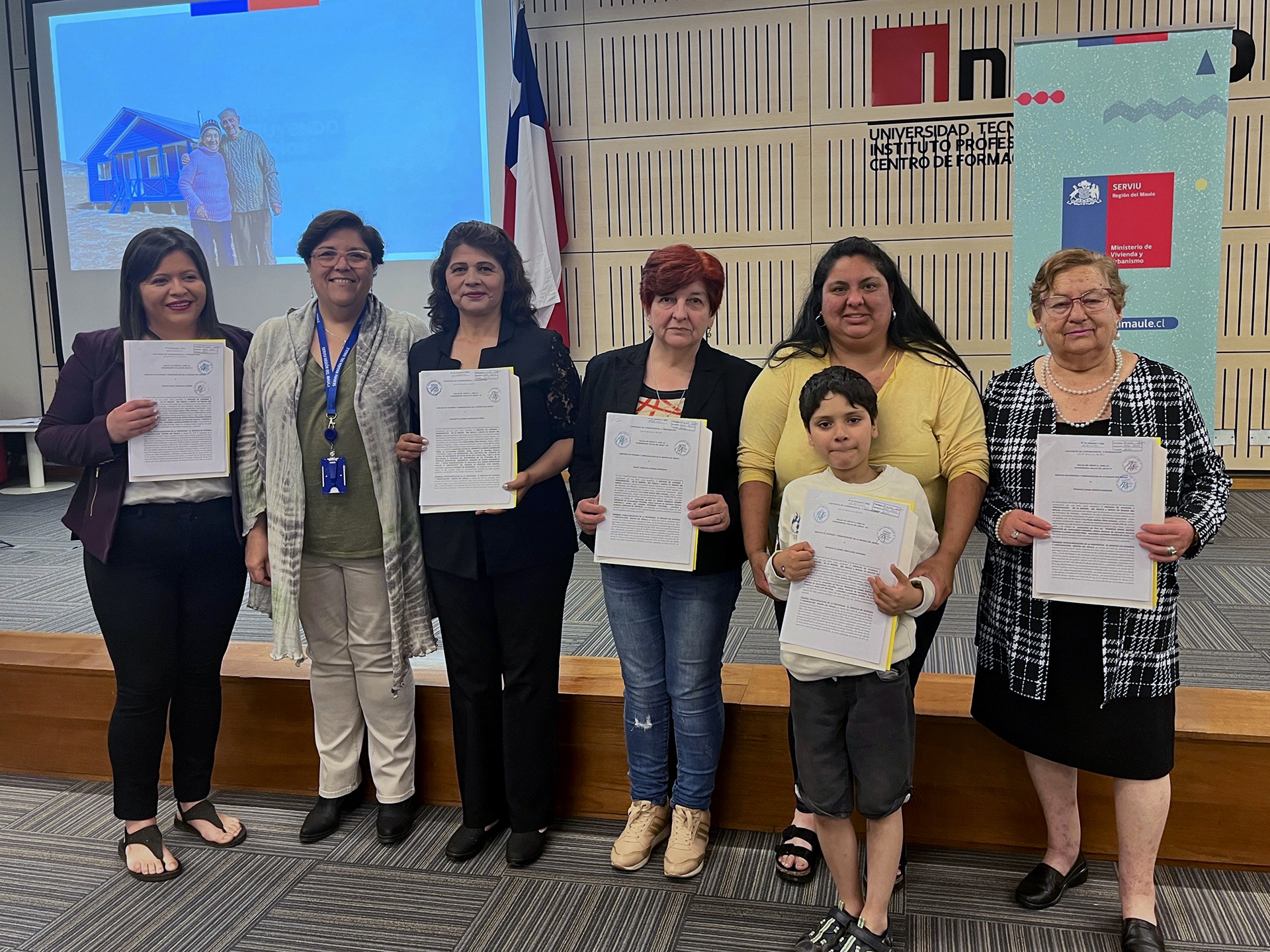 SERVIU finalizó la entrega de escrituras en el proyecto habitacional más extenso de la región del Maule.