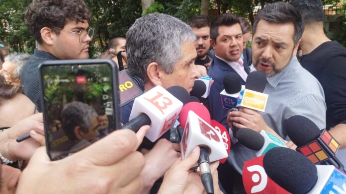 La defensa de Luis Hermosilla presenta una lista de chats con magistrados y fiscales.