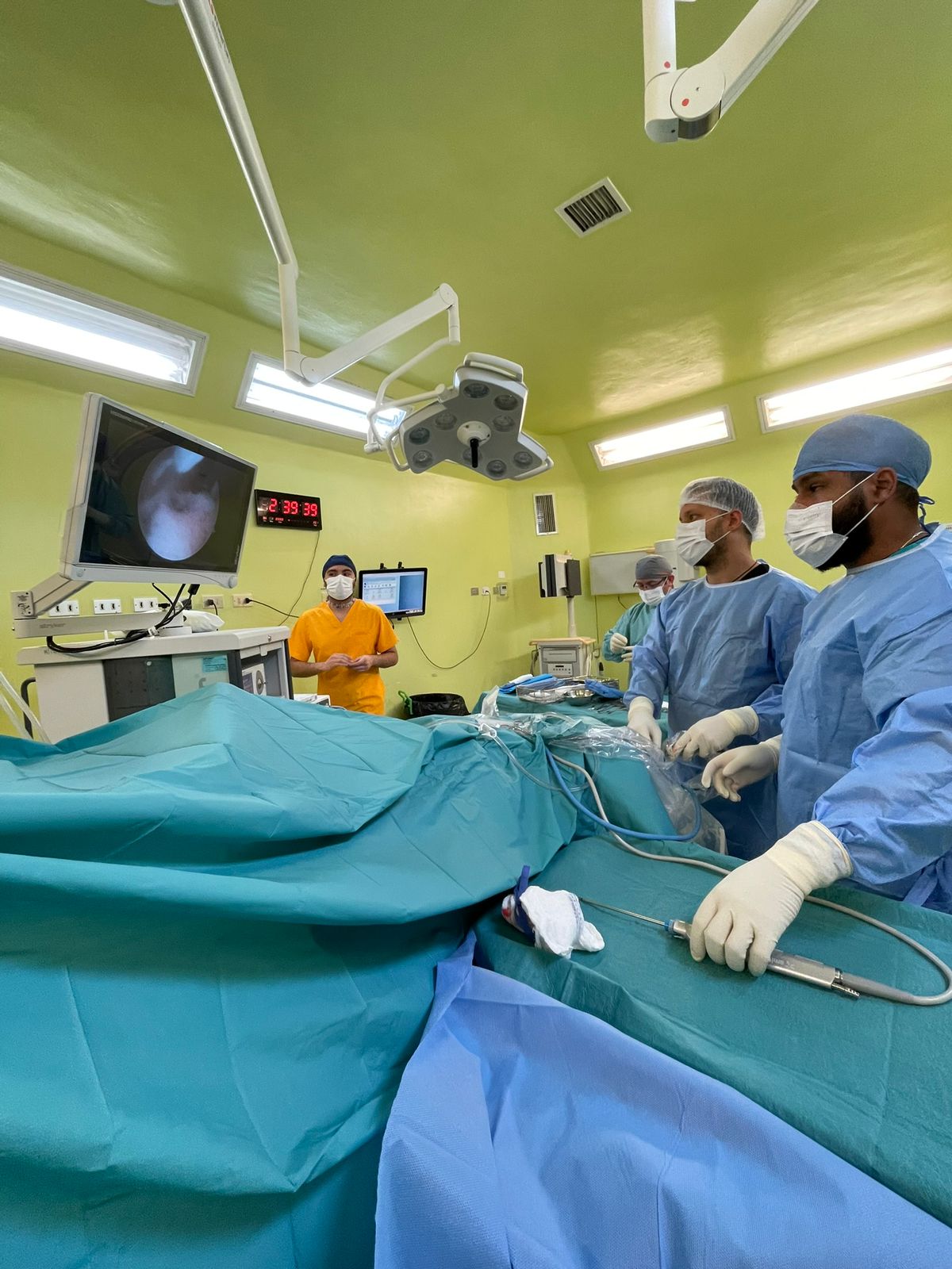 Salud en Maule Sur logra realizar la primera cirugía de rodilla en Parral.
