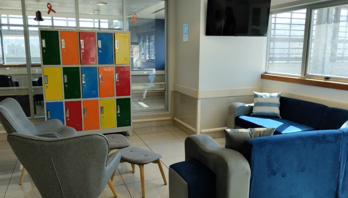 El Hospital Gustavo Fricke de Viña inaugura una nueva sala de espera para padres, madres y cuidadores de pacientes de hematooncología infantil.