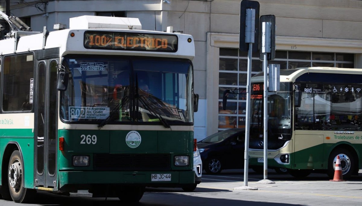 Valparaíso incorpora dos nuevos servicios de buses eléctricos con el estándar RED.
