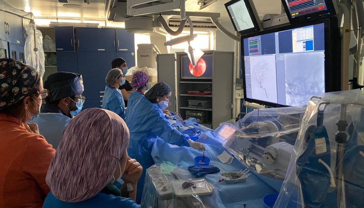 El Hospital Carlos Van Buren de Valparaíso alcanza un récord de 100 terapias endovasculares en 2024.