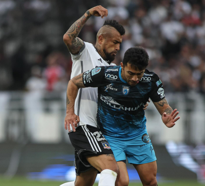 Colo Colo se acercó al título tras derrotar a Deportes Iquique.