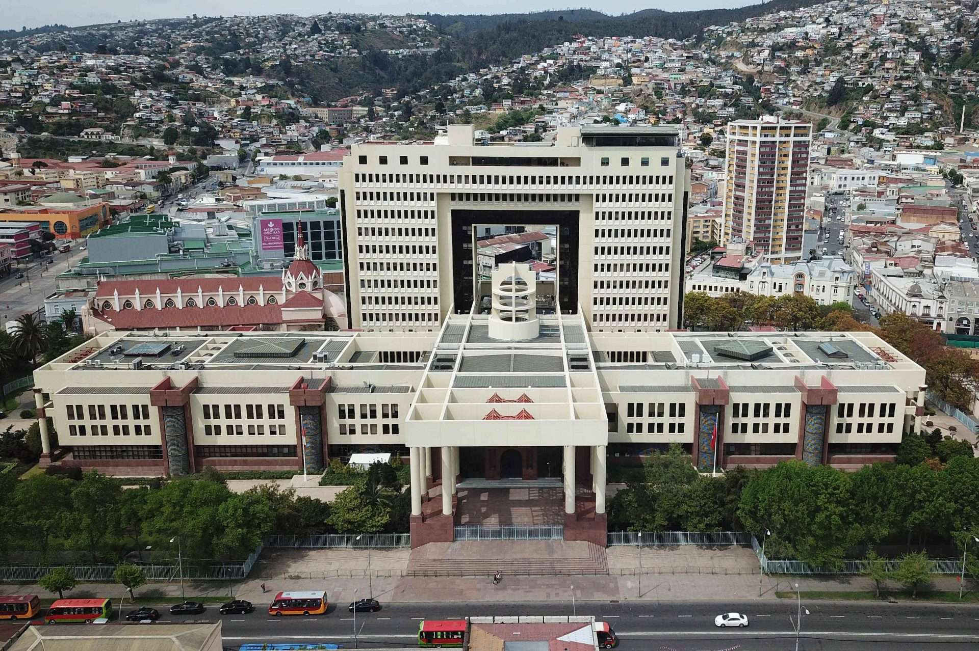 Alcaldes y concejales que buscan ser diputados deberán dejar sus cargos.