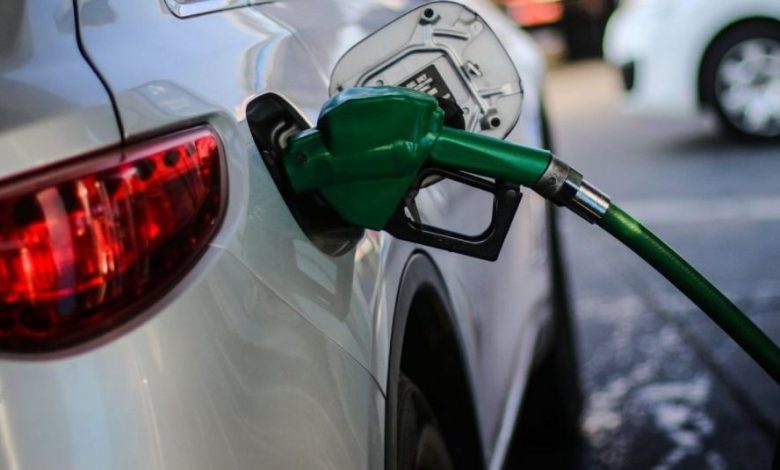 Según Enap, el precio de las bencinas y el diésel disminuirá este jueves.