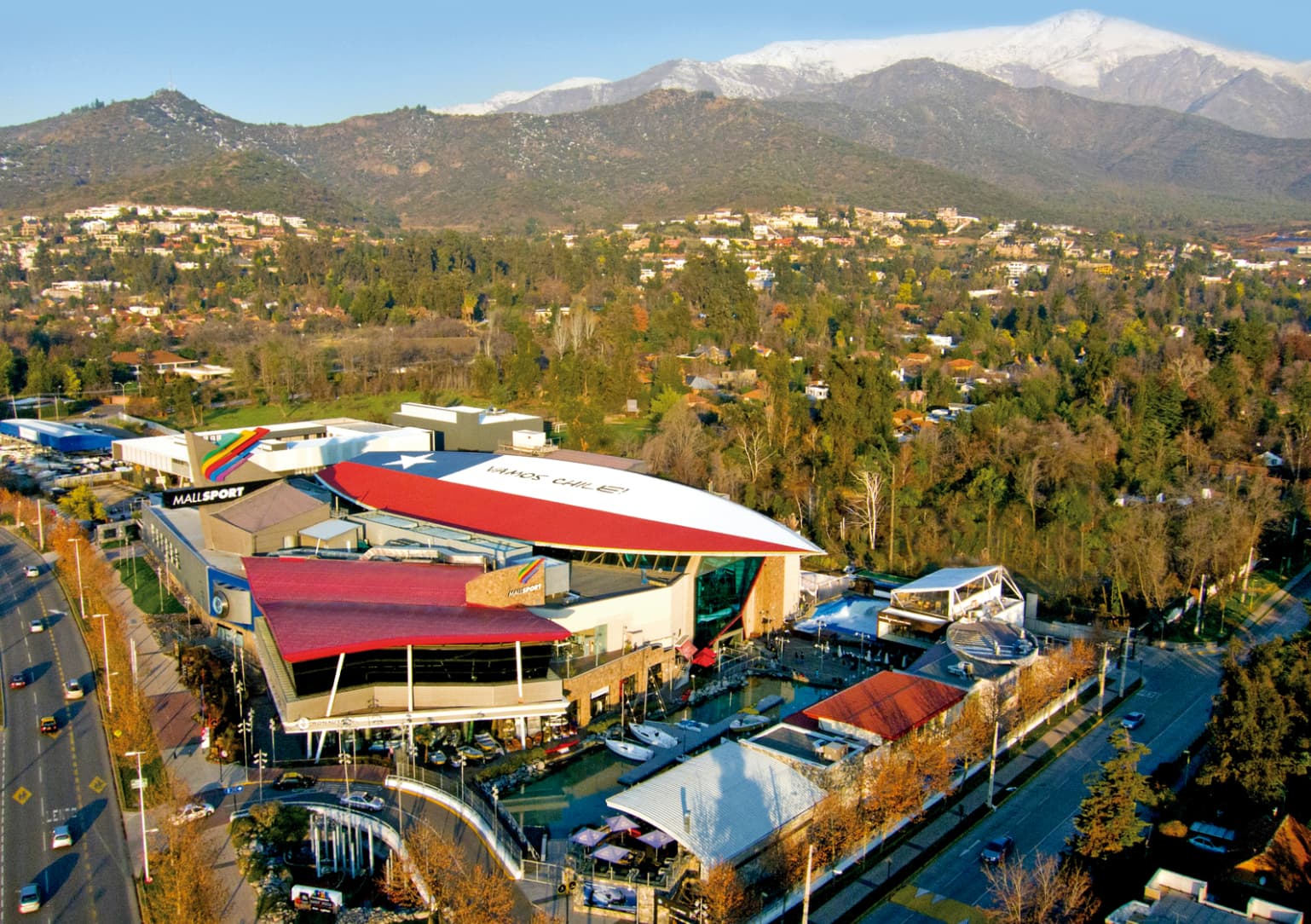 Mall Sport conmemora dos décadas de impulso y difusión del deporte entre las personas.