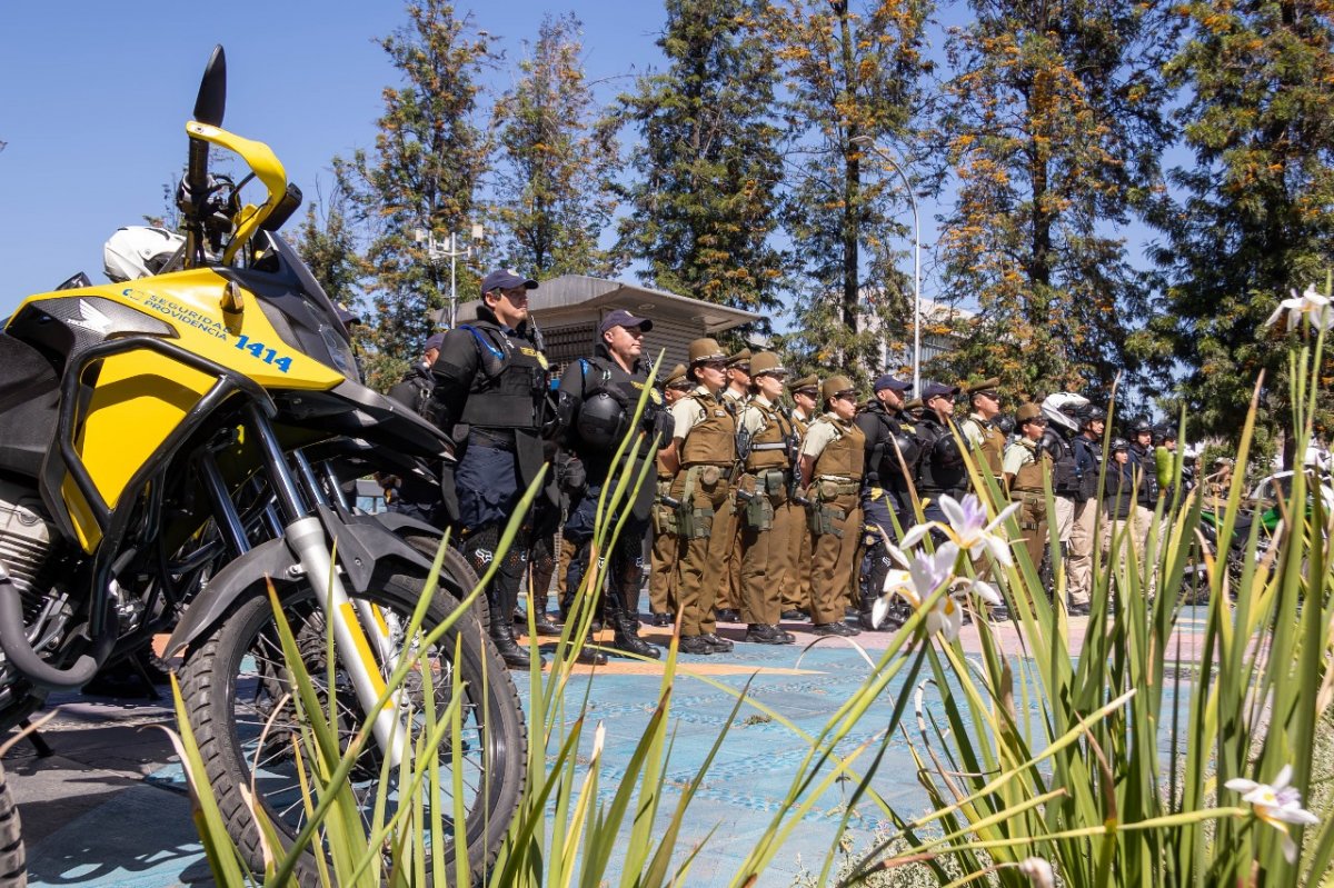 Providencia lanza el Plan Navidad Segura para contrarrestar el comercio ilegal en la comuna.