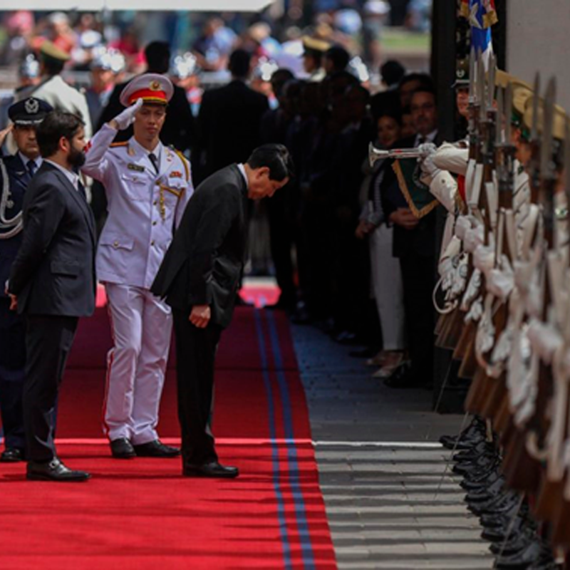¡Controversia diplomática! La justicia chilena expulsa a un integrante de la comitiva del Presidente de Vietnam tras una acusación de abuso sexual.