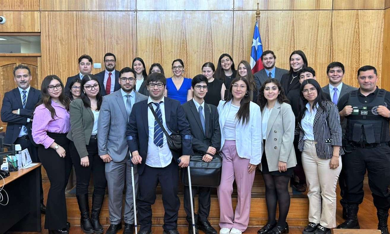 Estudiantes de Derecho de la Universidad de O’Higgins realizan una visita a los juzgados de Familia y Garantía de Rengo.