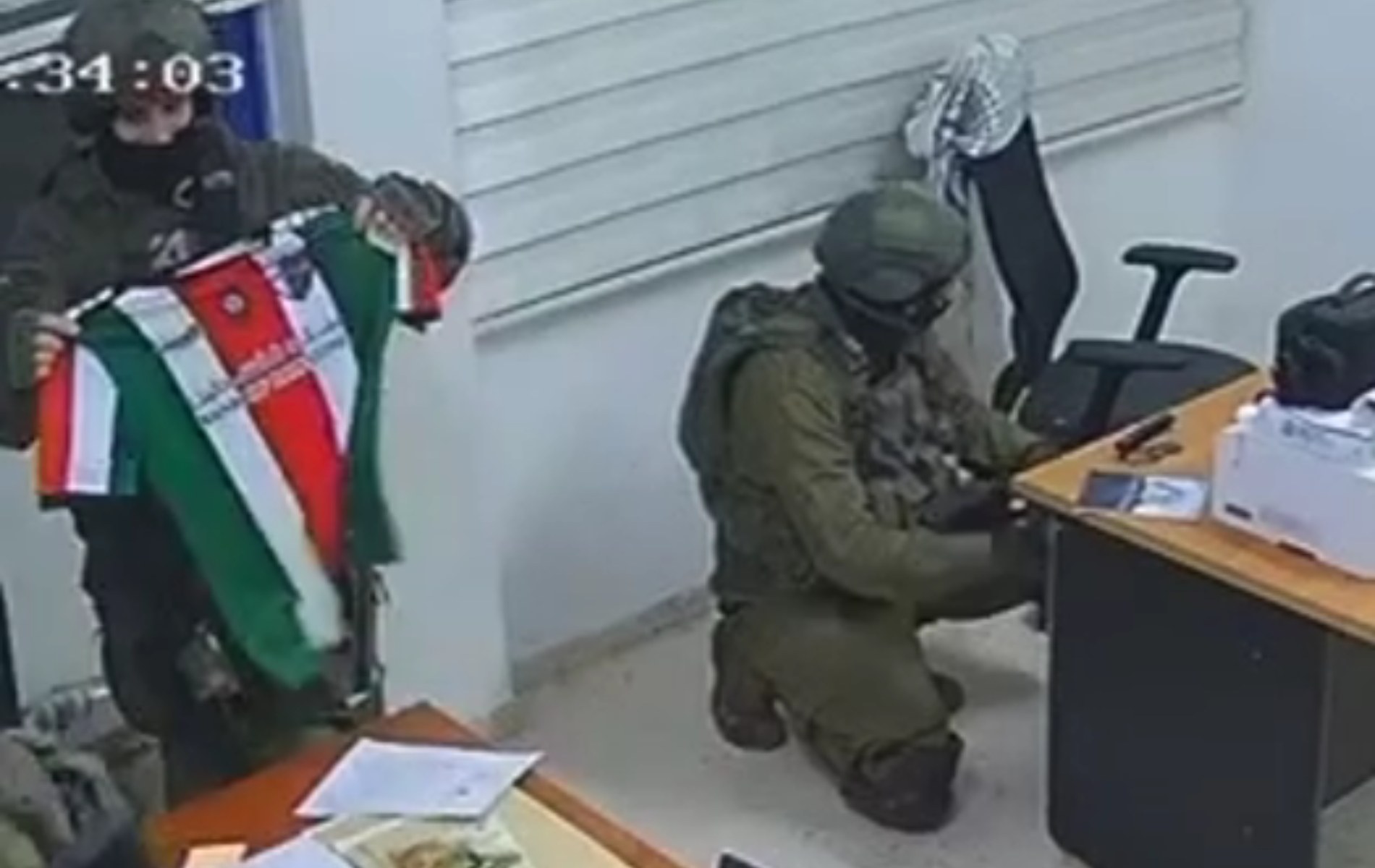 Tensión en Aida: Secuestro de camisetas de Palestino.