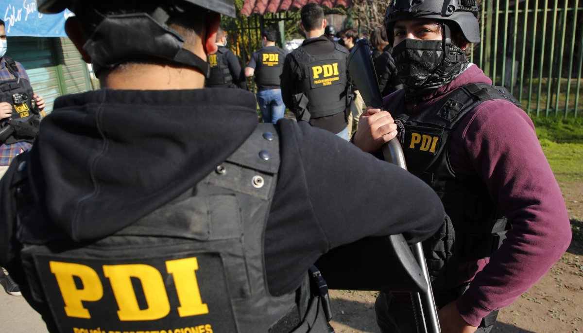 Funcionarios de la PDI resultan heridos en un allanamiento en Ercilla.