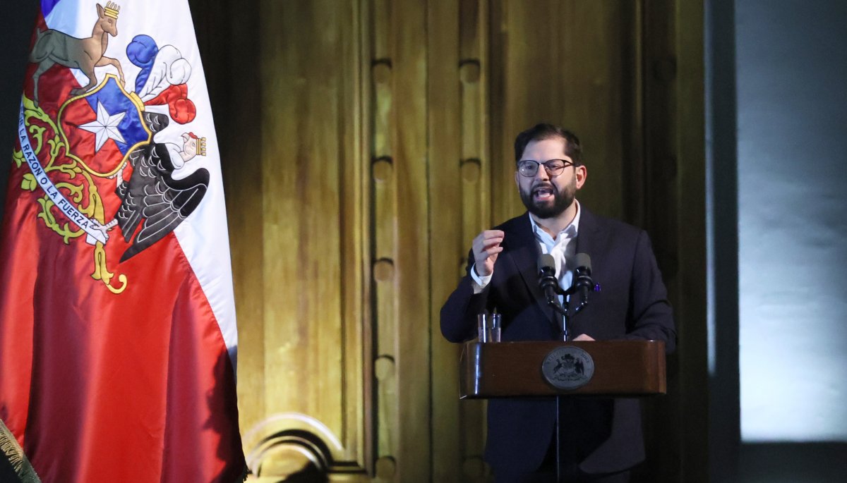 El presidente Boric sugirió en el Encuentro Anual de la Industria reducir el impuesto de primera categoría al 25%.