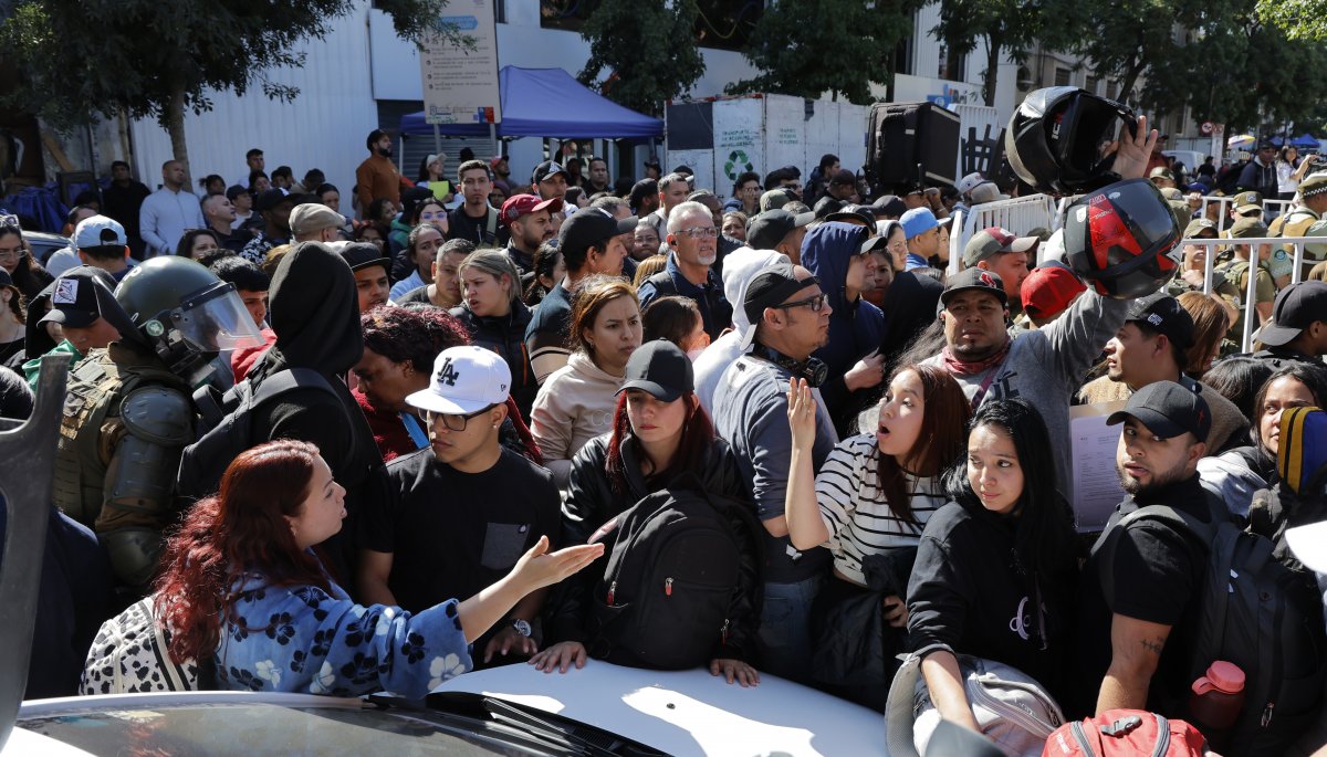 El Registro Civil pospone el proceso de enrolamiento de migrantes programado para este martes después de una jornada caótica.