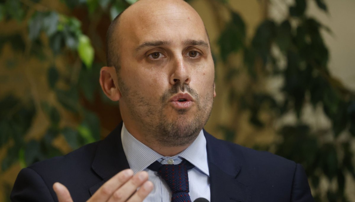 El diputado Longton solicita a la Fiscalía y al Instituto de Derechos Humanos que investiguen su actuación negligente en los juicios a uniformados.