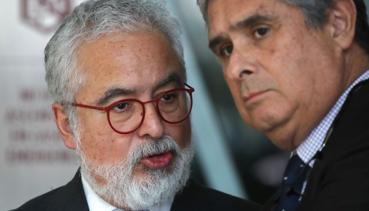 La defensa de Luis Hermosilla impugnará la decisión que confirmó la prisión preventiva del abogado.