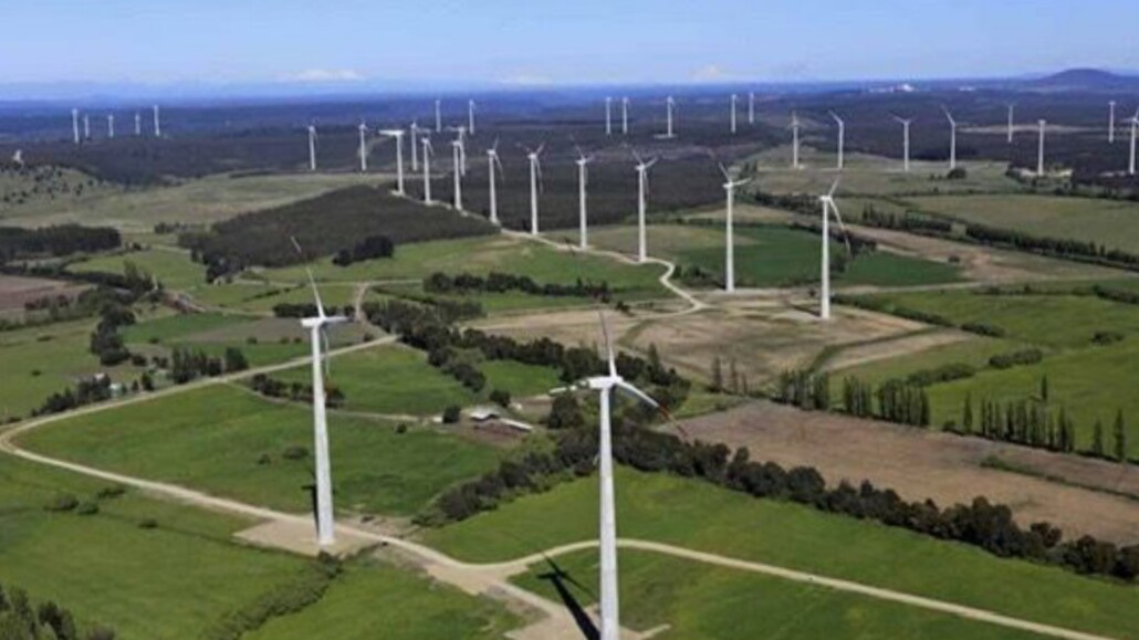 Progreso en el proyecto de Ley para regular la edificación de parques eólicos y solares en Chile.