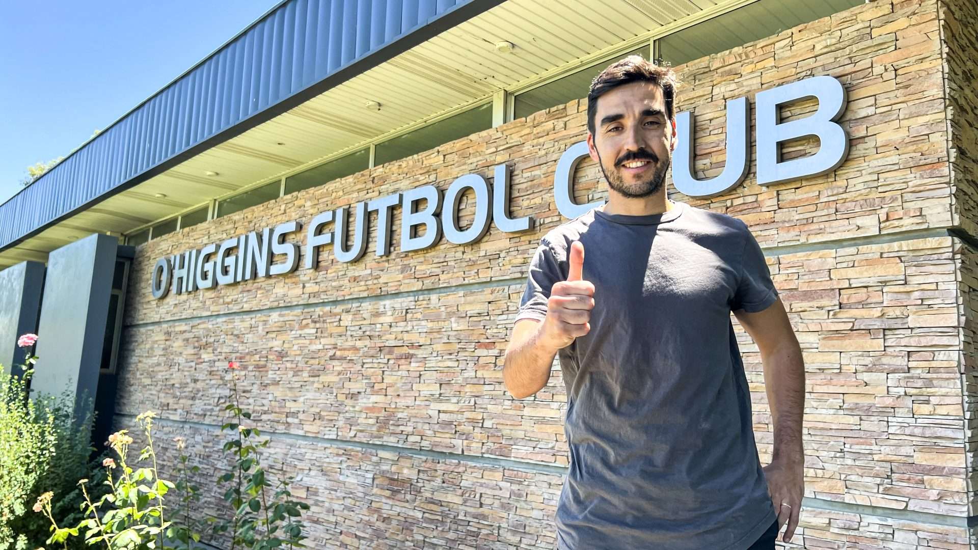 Francisco Meneghini ya planea renovaciones y fichajes.