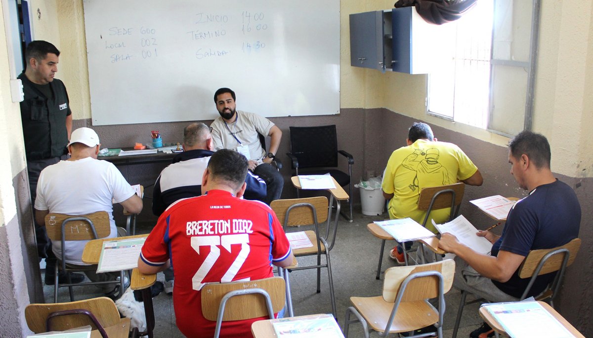 215 internos de cárceles de la región de Valparaíso presentaron la Prueba de Acceso a la Educación Superior 2024.