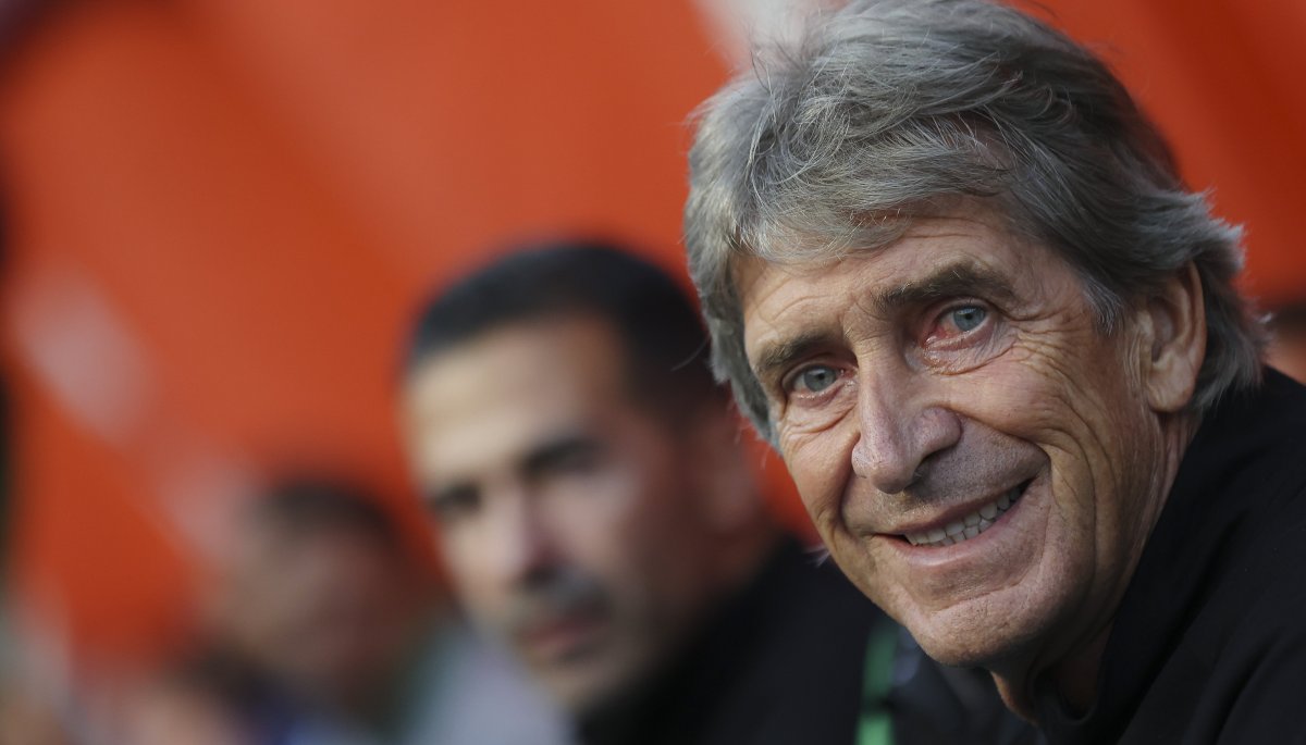 En España superan las críticas hacia Pellegrini y afirman que el Betis venció al Villarreal «gracias a la acción del entrenador».