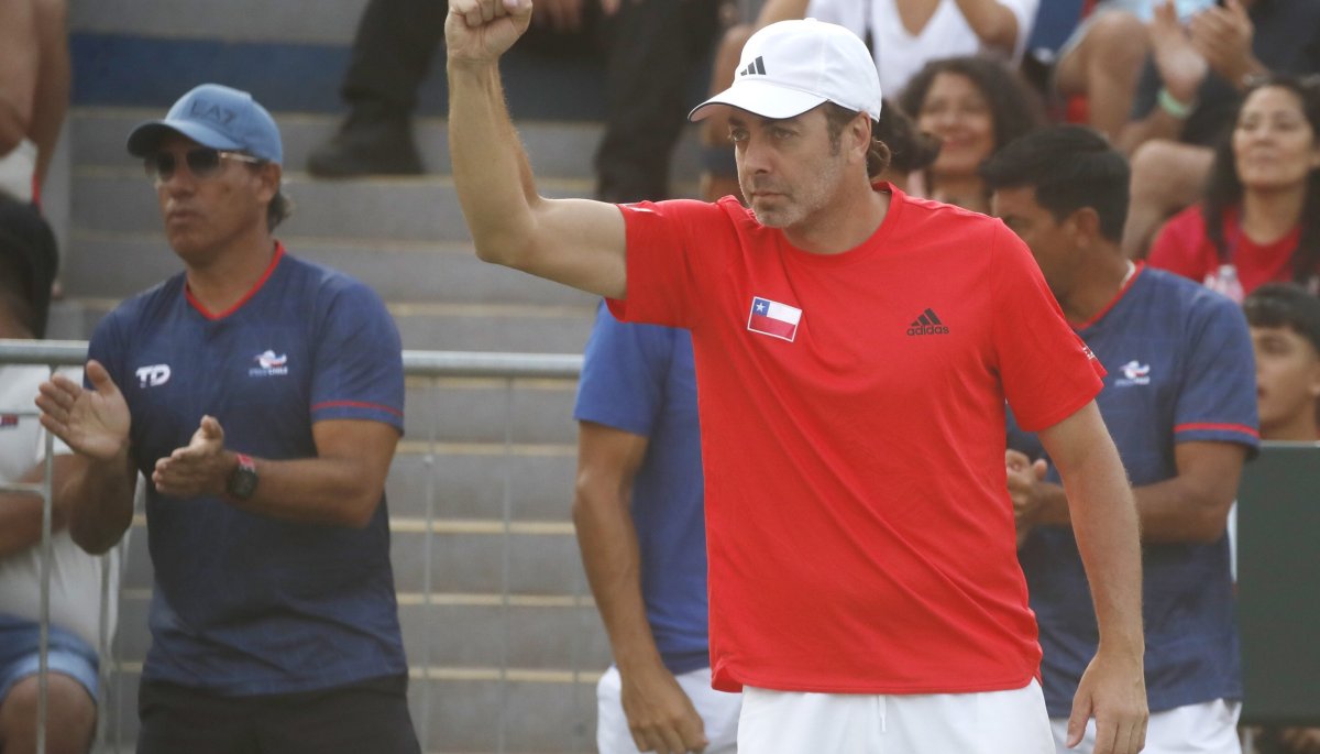 El prominente tenista polaco elogió su colaboración con Nicolás Massú: «Es impresionante».