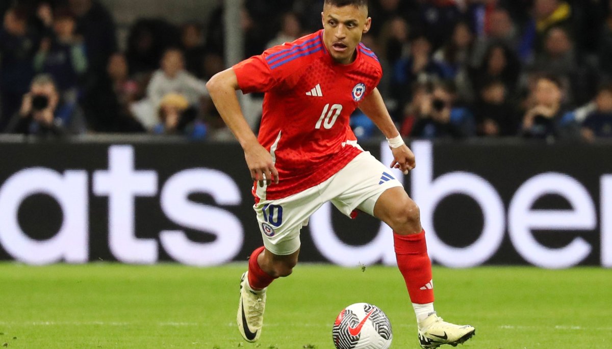 Alexis Sánchez permanecerá en el banquillo del Udinese.