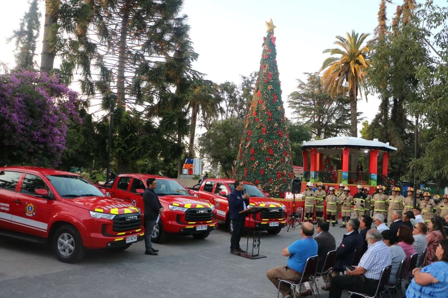 Entregan nuevas camionetas 4×4 a cada compañía de Bomberos de la comuna.