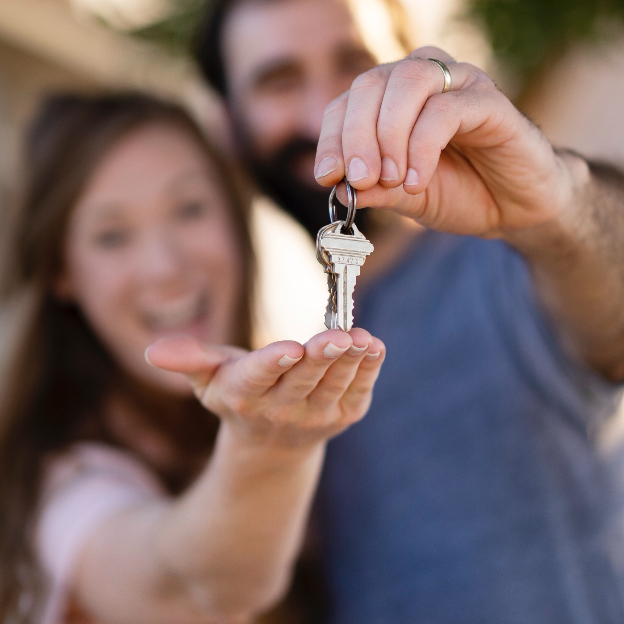 Incremento de precios y tasas de interés: El impacto de la crisis en el anhelo de tener una vivienda propia en Chile.