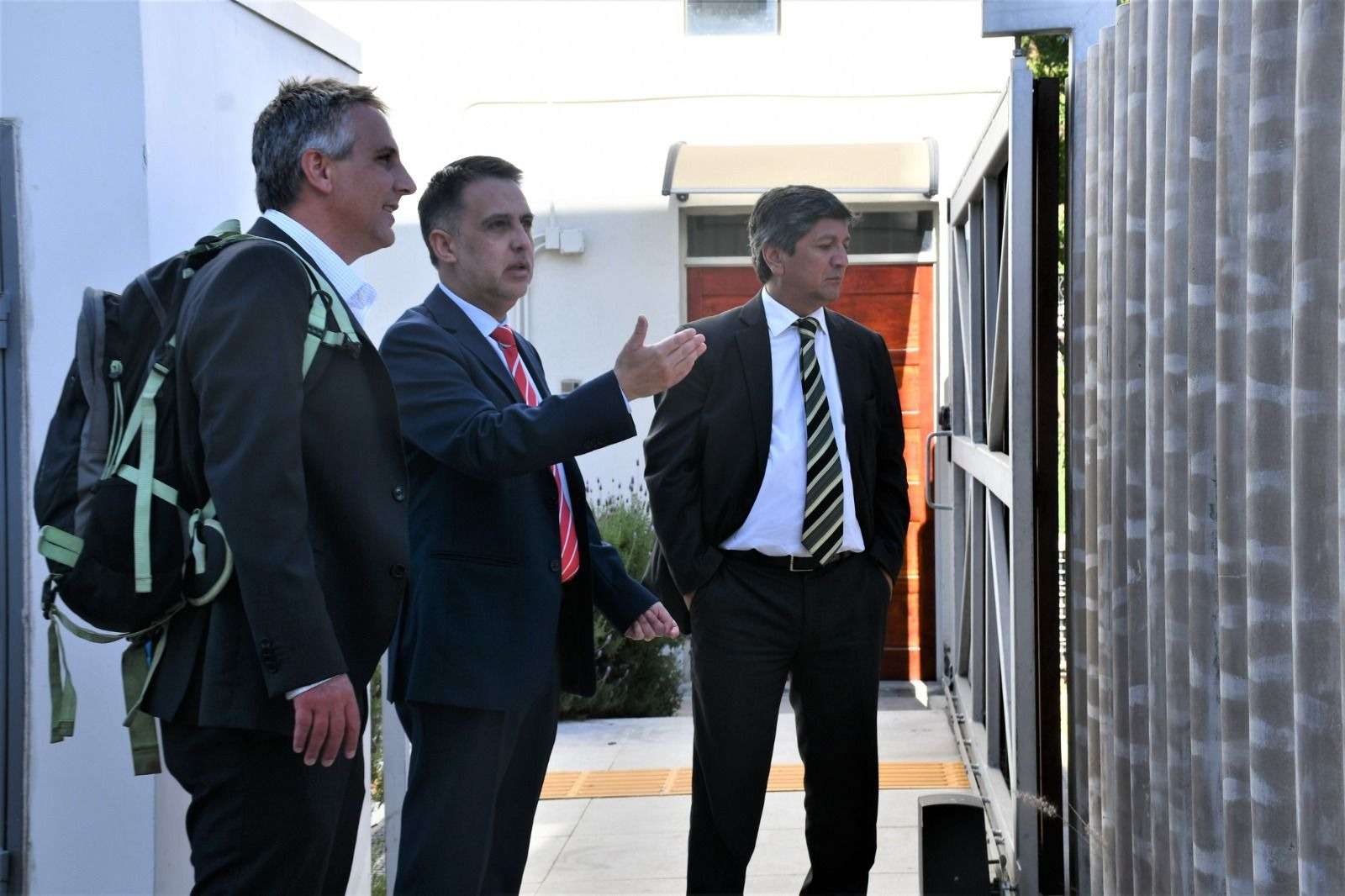 Se tratan cuestiones de seguridad en el entorno de la Corte de Apelaciones y se presentan propuestas para el desarrollo del centro cívico.