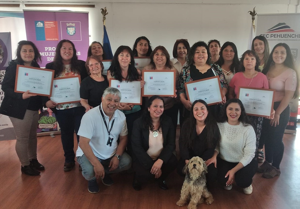 Mujeres a Cargo de Hogar: Desarrollo Personal y Redes de Solidaridad.