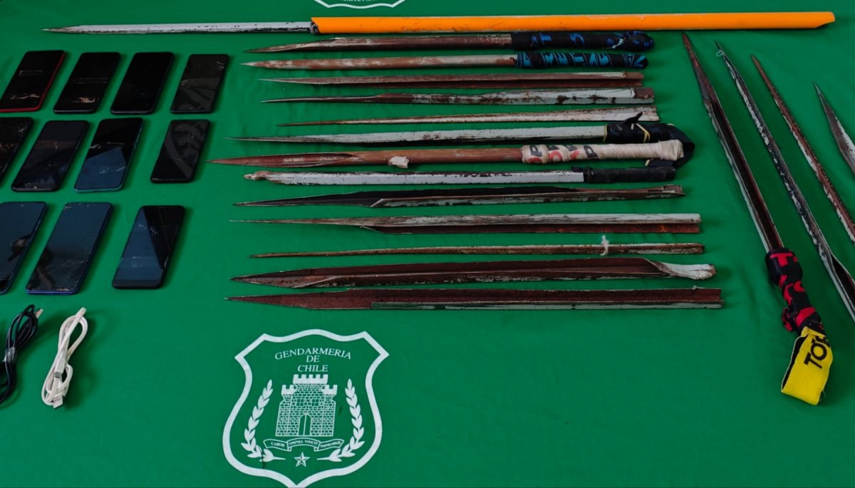 Se han confiscado 56 armas cortopunzantes y diversas sustancias ilícitas en 14 operativos en la cárcel de San Antonio durante enero.