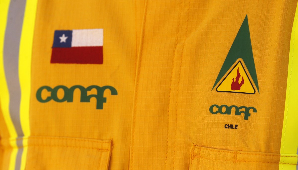 Denuncian amenazas a los vigilantes de Conaf y un ataque a torres de monitoreo en la región de Valparaíso.