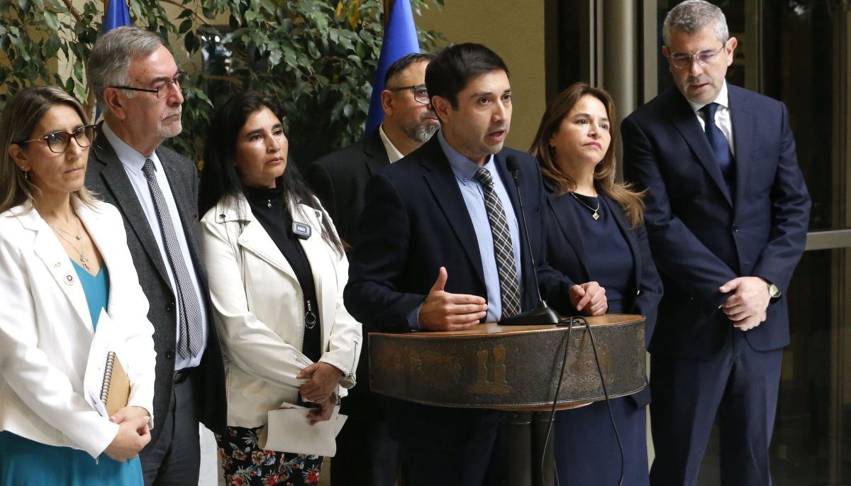 Diputados Demócratas presionan a Republicanos por negarse a reunirse en enero para discutir la reforma de pensiones.