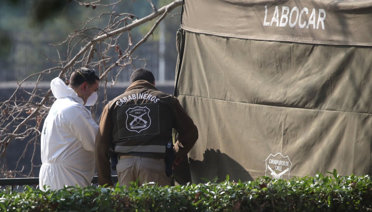 Investigan el descubrimiento del cadáver de una mujer en el lecho del río Mapocho en Santiago.