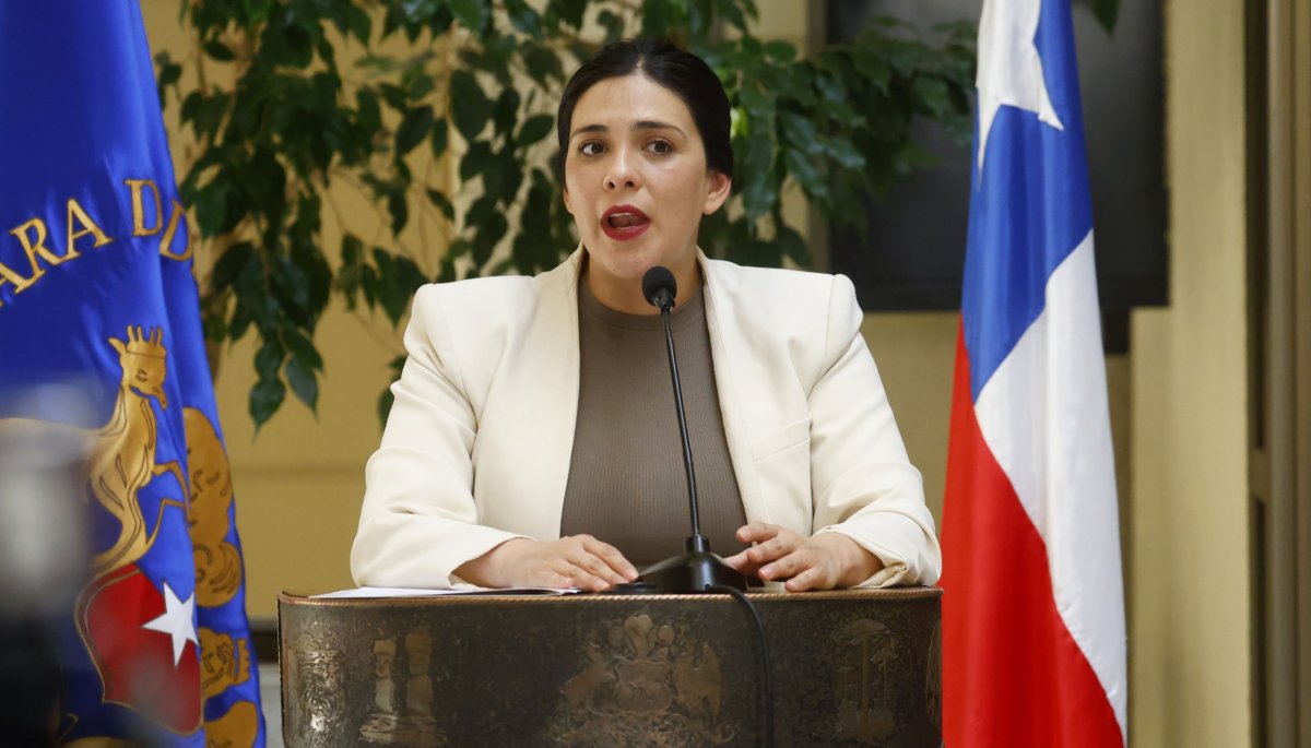 La Presidenta de la Cámara pide a la oposición que «colabore» para alcanzar un acuerdo sobre la reforma de pensiones.