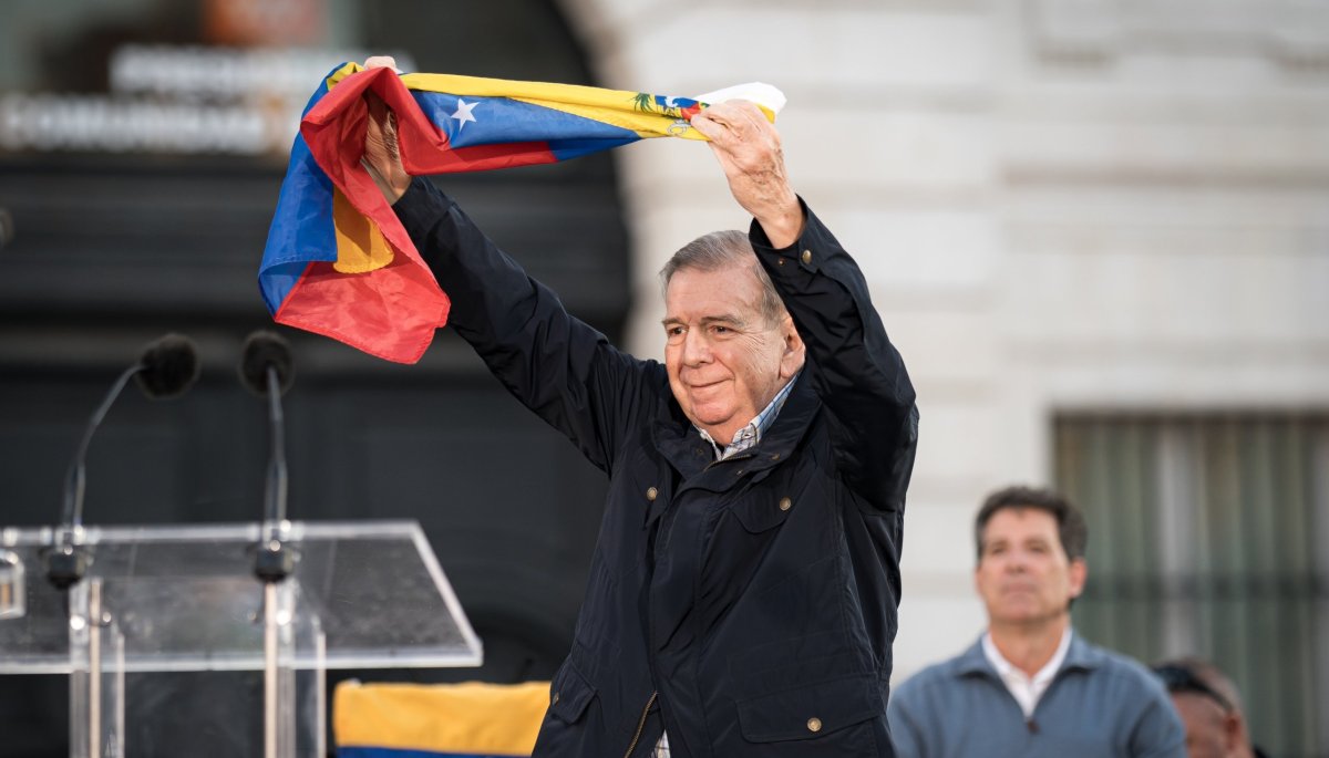 González afirma que Maduro «perpetró un golpe de Estado» y asegura que está «preparado para el ingreso seguro» a Venezuela.