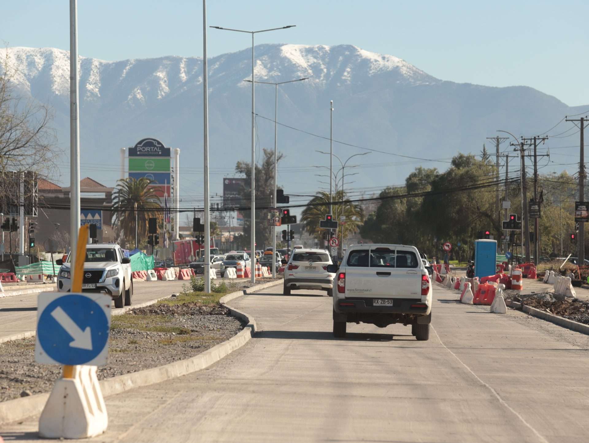 Parlamentarios reprimen el reciente retraso en la Carretera El Cobre y demandan respuestas claras.
