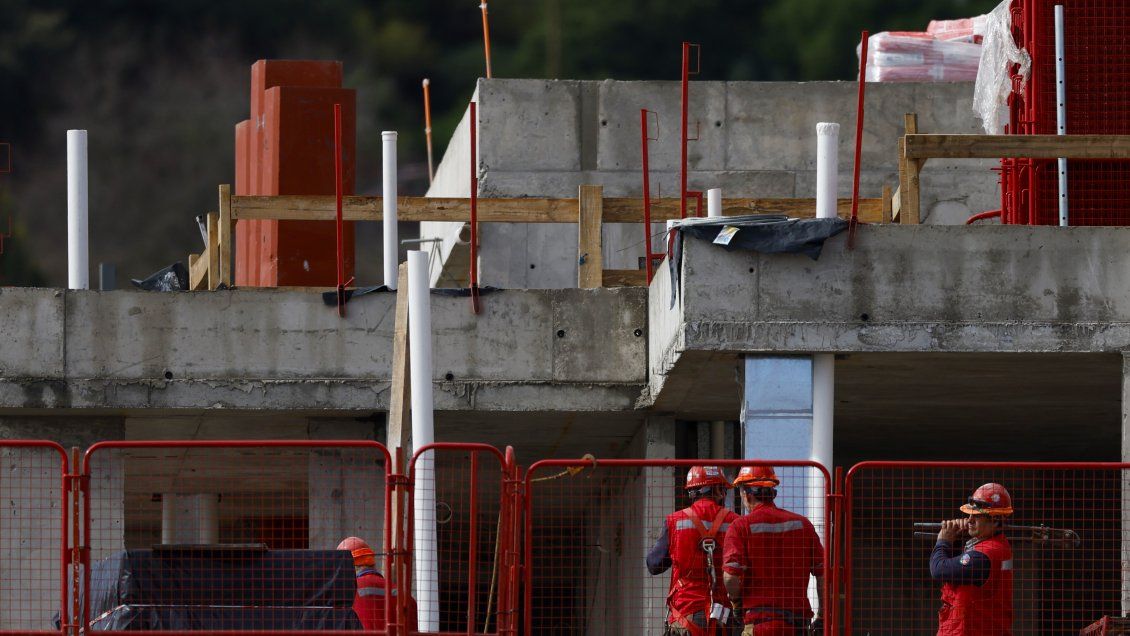 Sueldo Mínimo en Chile: Ajuste de enero de 2025 y previsiones para los meses venideros.