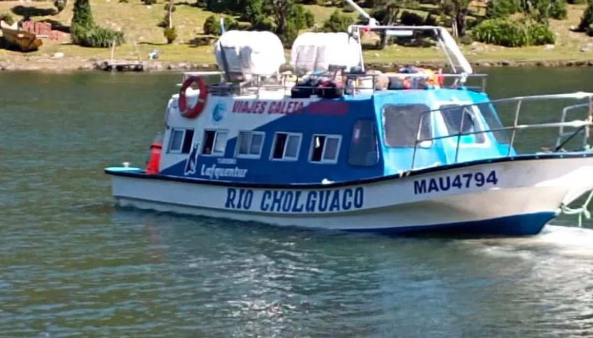 Tragedia en Bahía Mansa: Un naufragio provoca la muerte de cuatro personas, al menos cuatro desaparecidos y alrededor de veinte rescatados.