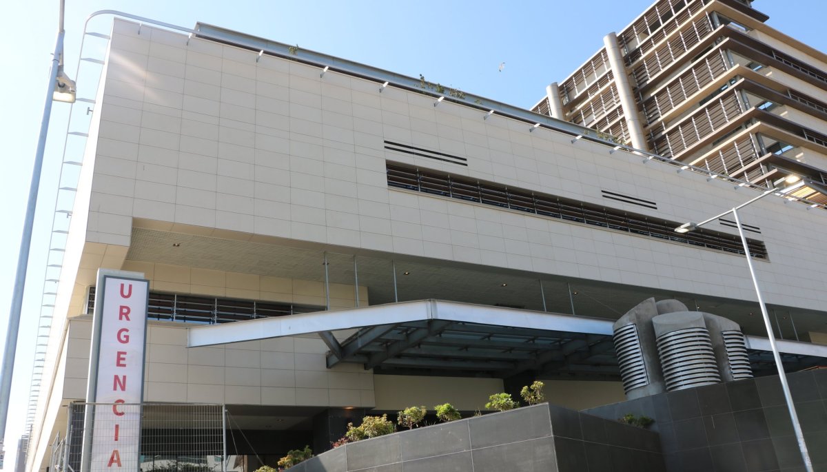 La activación involuntaria de la alarma de incendios en el área de Emergencias del hospital Fricke generó inquietud entre los usuarios.