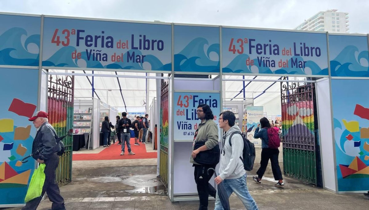 Viña del Mar acoge la 43ª Feria del Libro con un diverso programa cultural.