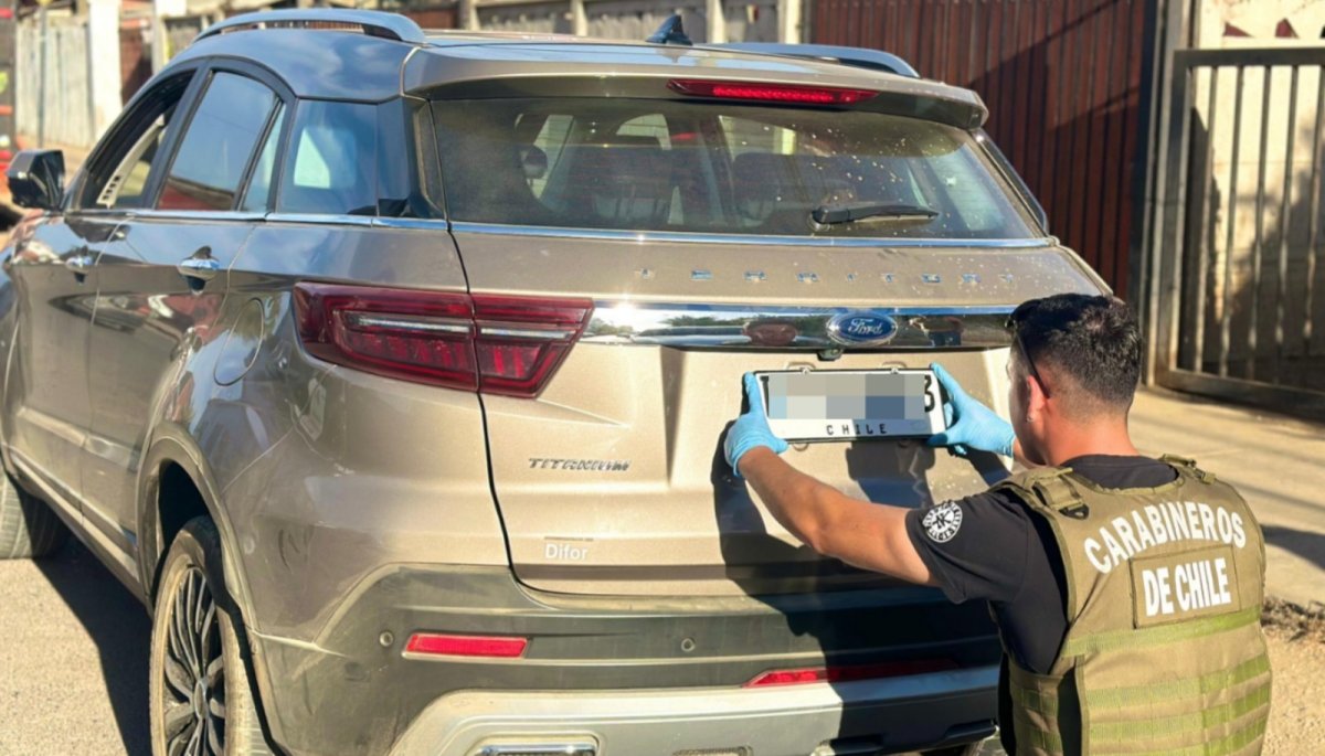 Fiscalizaciones del plan «Verano Seguro» permiten a Carabineros recuperar dos vehículos robados en El Quisco y Algarrobo.