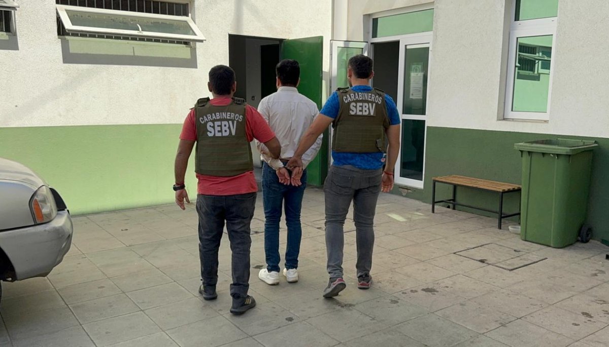 Arrestan en Valparaíso y Quintero a dos individuos con órdenes de aprehensión activas.