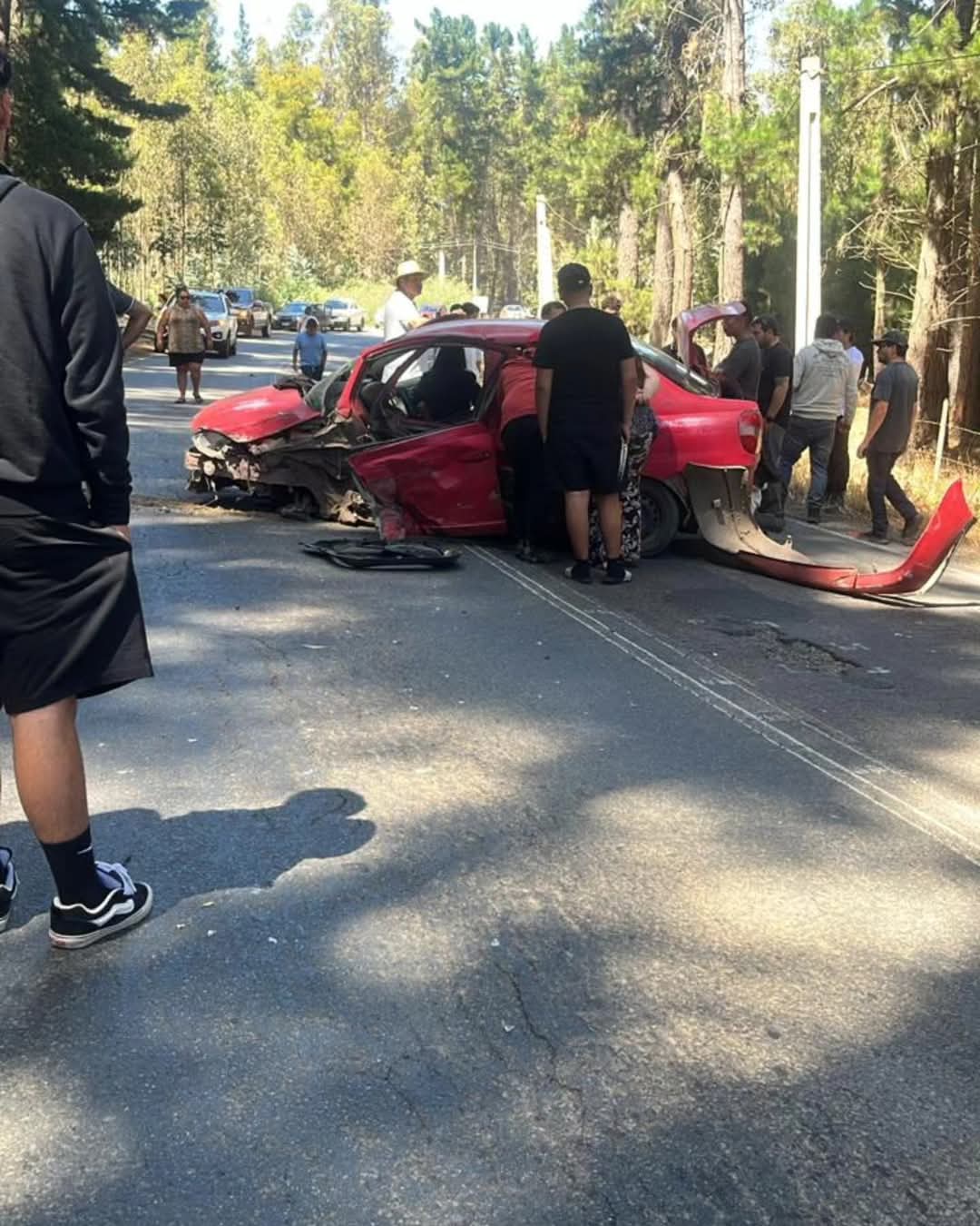 Cinco jóvenes sufrieron lesiones en un accidente mientras se dirigían a Pichilemu.