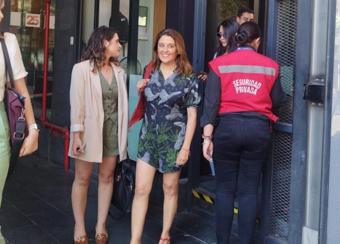 Casa de S. Allende: La hija del ex presidente y ex autoridades rinden declaración ante la Fiscalía.