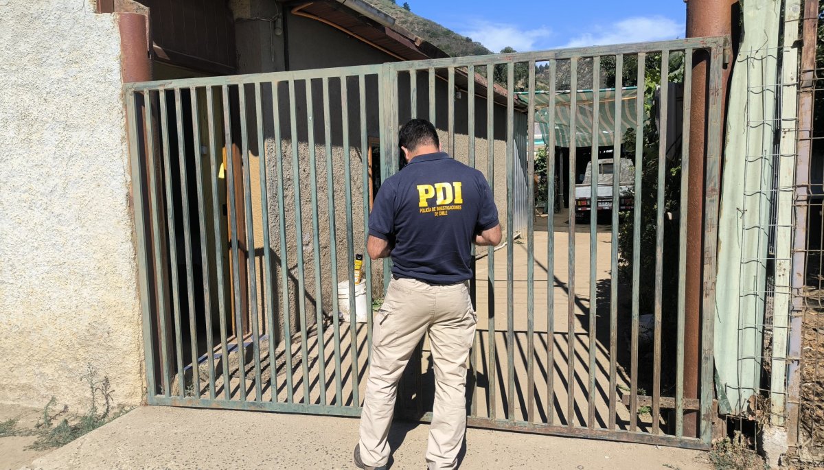 Robo en vivienda de Laguna Verde concluye con un extraño homicidio.