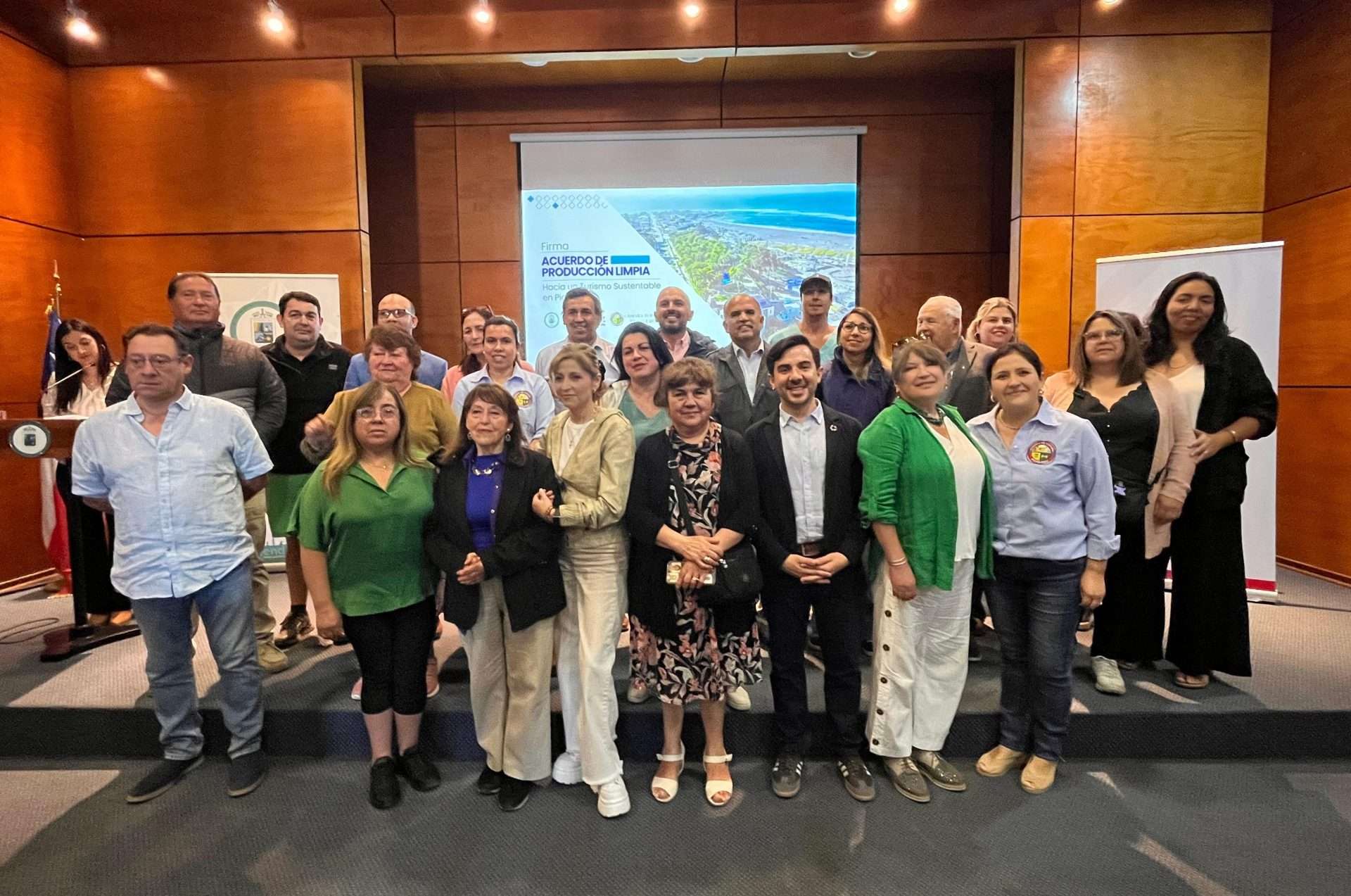 Buscan fomentar un turismo más sostenible y resistente al cambio climático en Pichilemu.